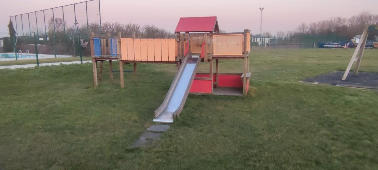 Przytulny Domek Holenderski Z Podgrzewanym Odkrytym Basenem Do Dyspozycji Gosci De Haan Exterior foto